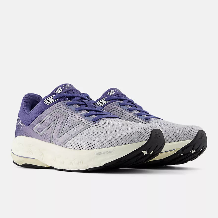 New Balance 860 v14 - Womens