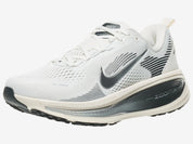 Nike Vomero 18 (Essential)- Womens