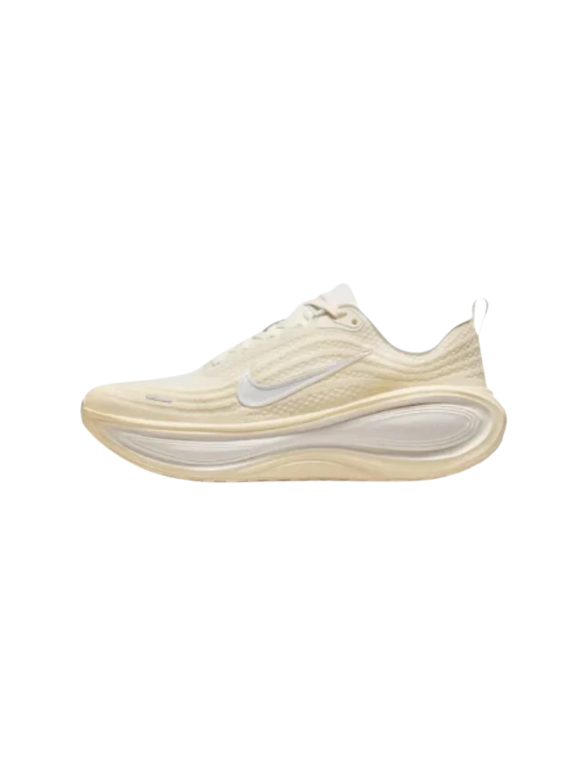 RP-Nike_Vomero_Plus_Essential_Wmns.png