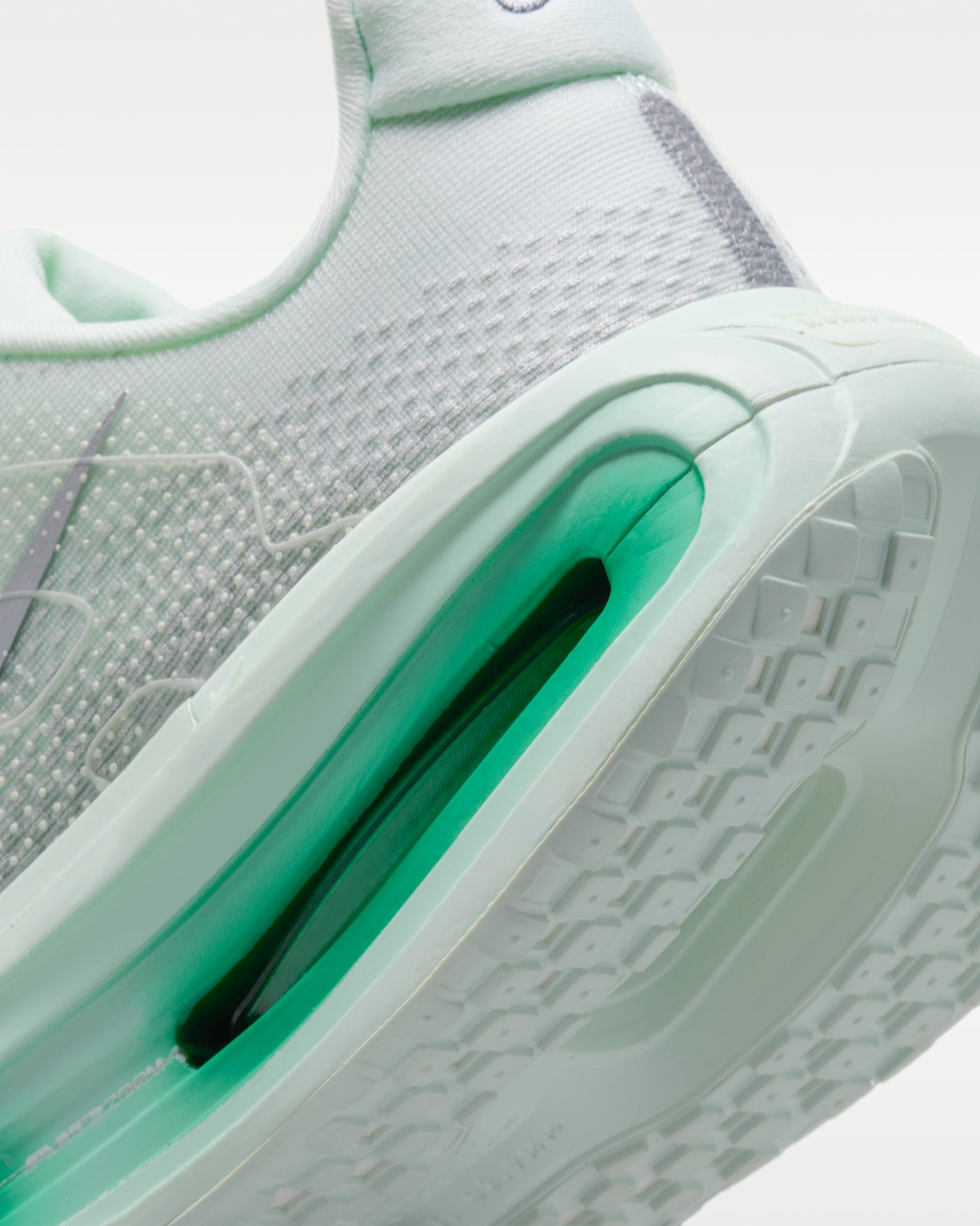 Nike Vomero Premium - Womens
