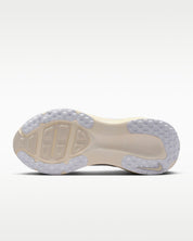 Nike Vomero 18 (Essential)- Womens