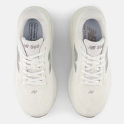 New Balance 860 v15 - Womens