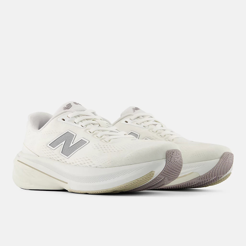 New Balance 860 v15 - Womens